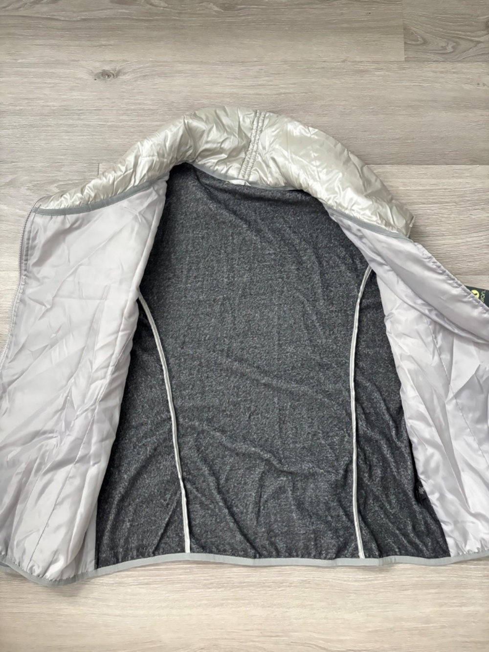 NWT Womens Xersion Pearlized Gray Athleisure Puffer Vest Lightweight Jacket XL - Picture 12 of 13